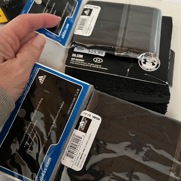 NEW Under Armour Undeniable Black Football towel velcro w tags,UA football new - Picture 3 of 3